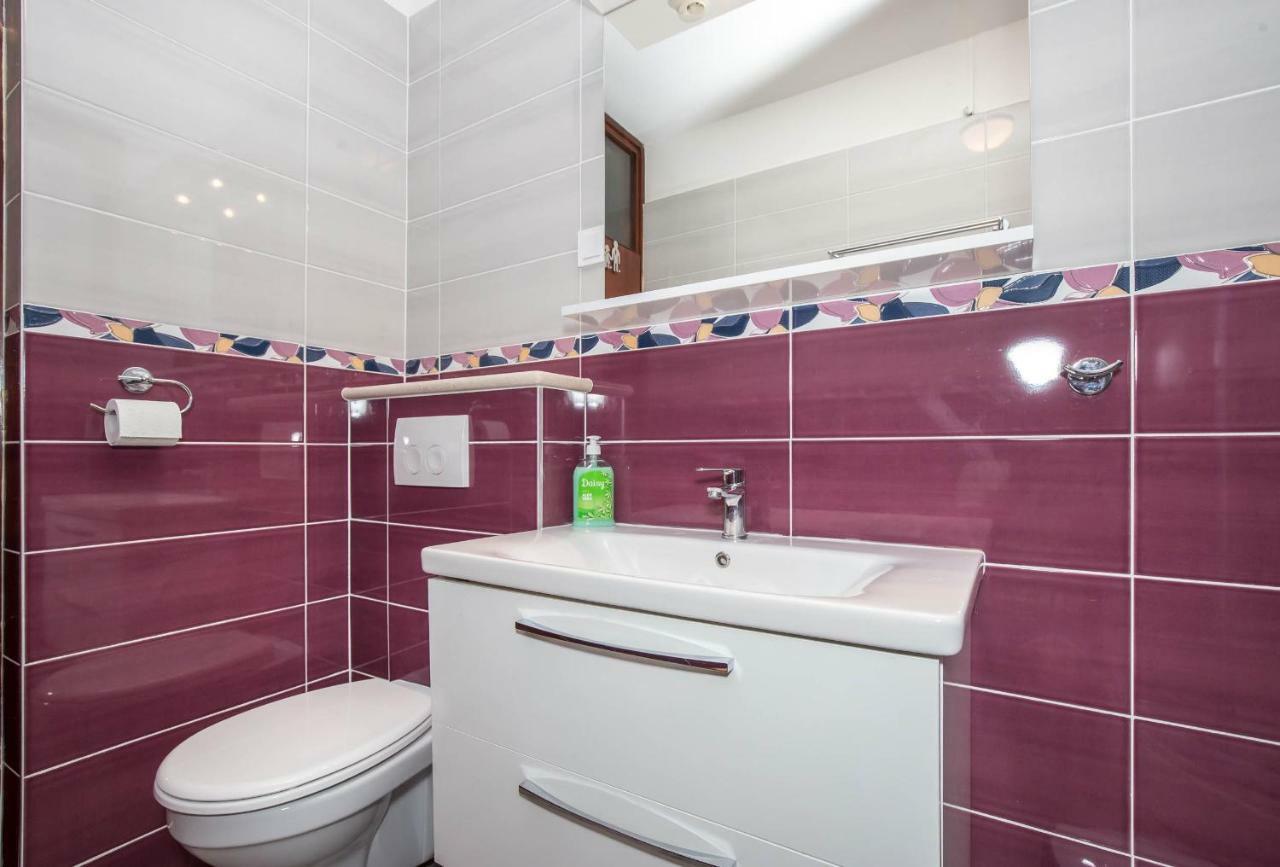 Apartman Sesna Bol Exterior photo